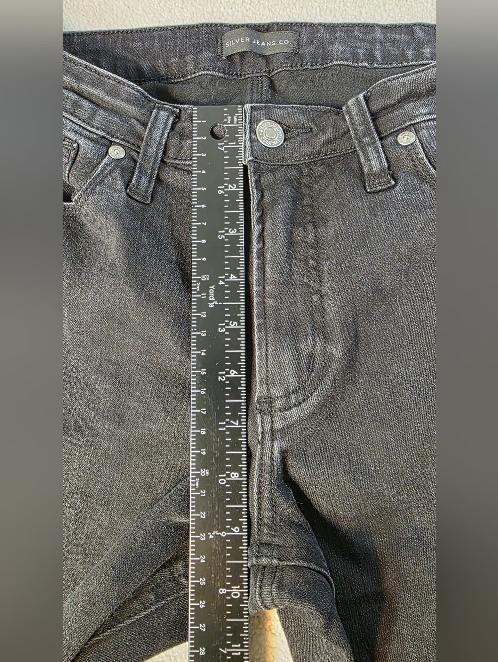 Silver Most Wanted Skinny Black Distressed Mid Rise Raw Hem Jeans Womens 30 - Picture 3 of 7